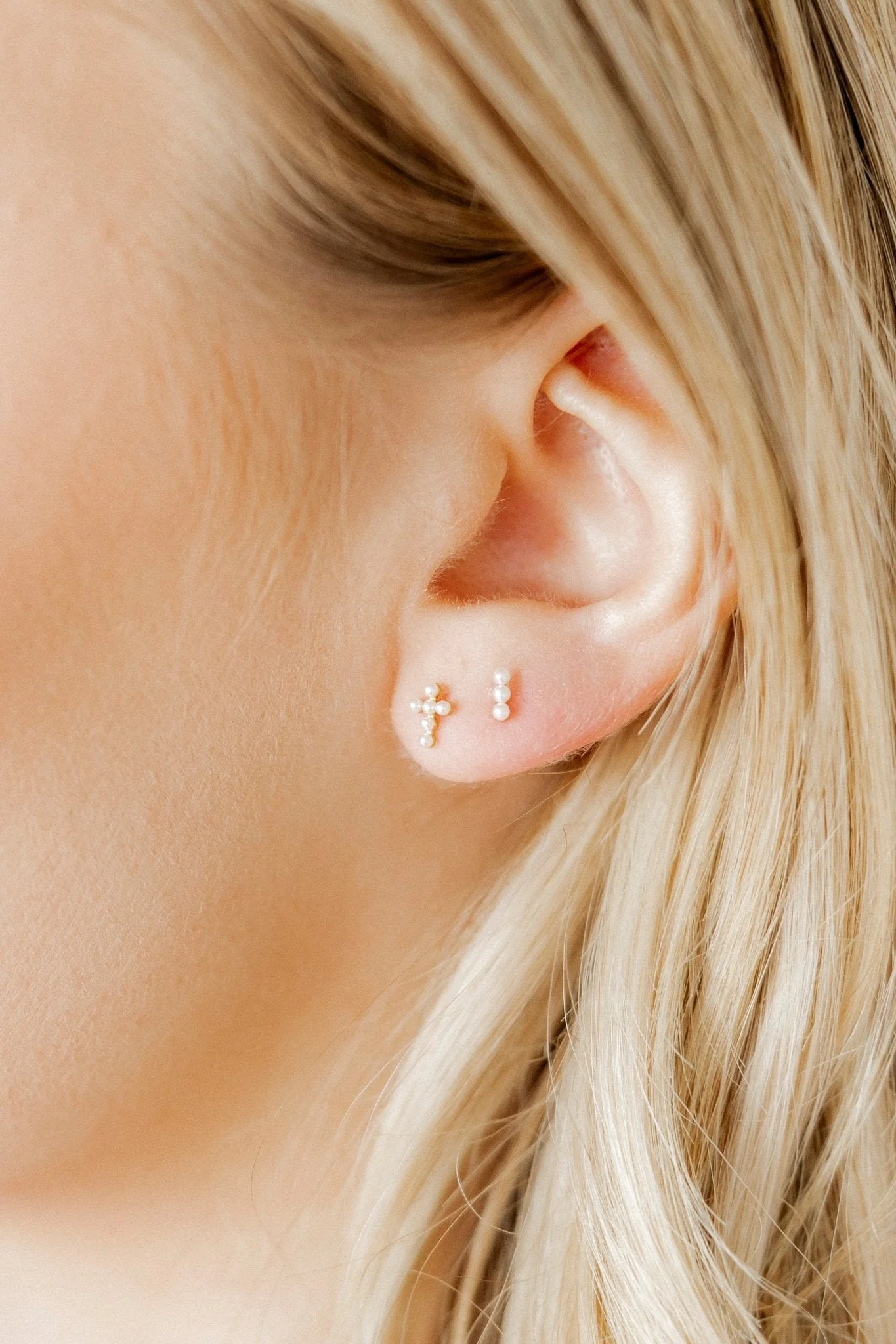 LINNY CO Screwback Stud Earrings - Janie Pearl
