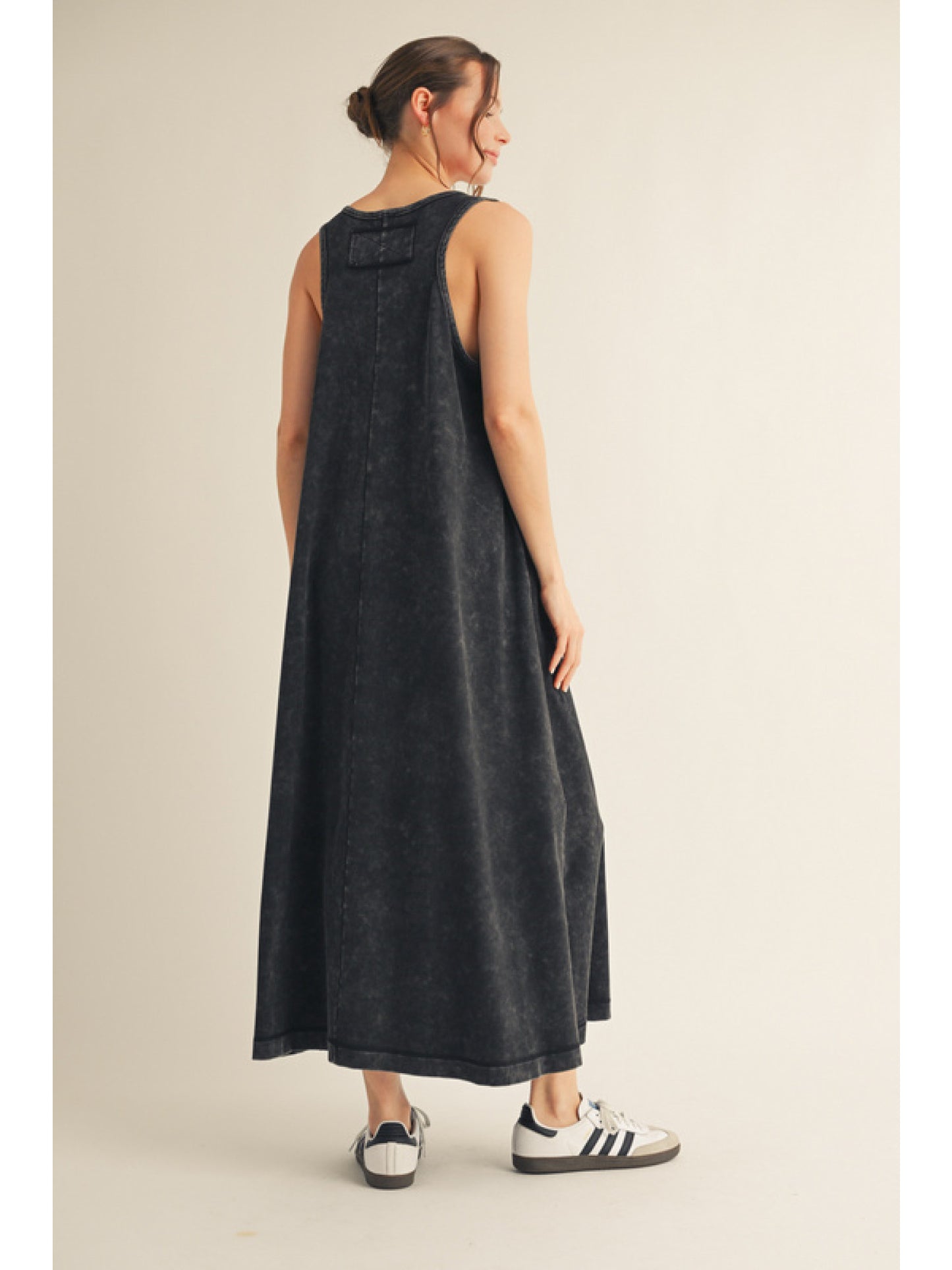 Sleeveless, Round Neck Maxi Dress