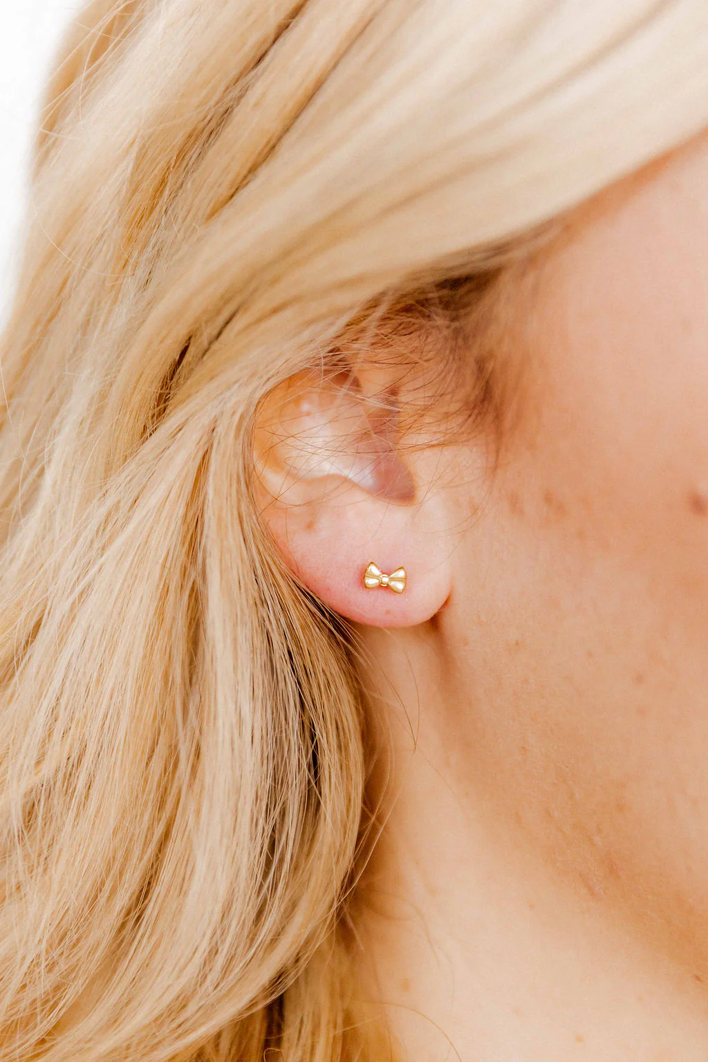 LINNY CO Screwback Stud Earrings - Tori