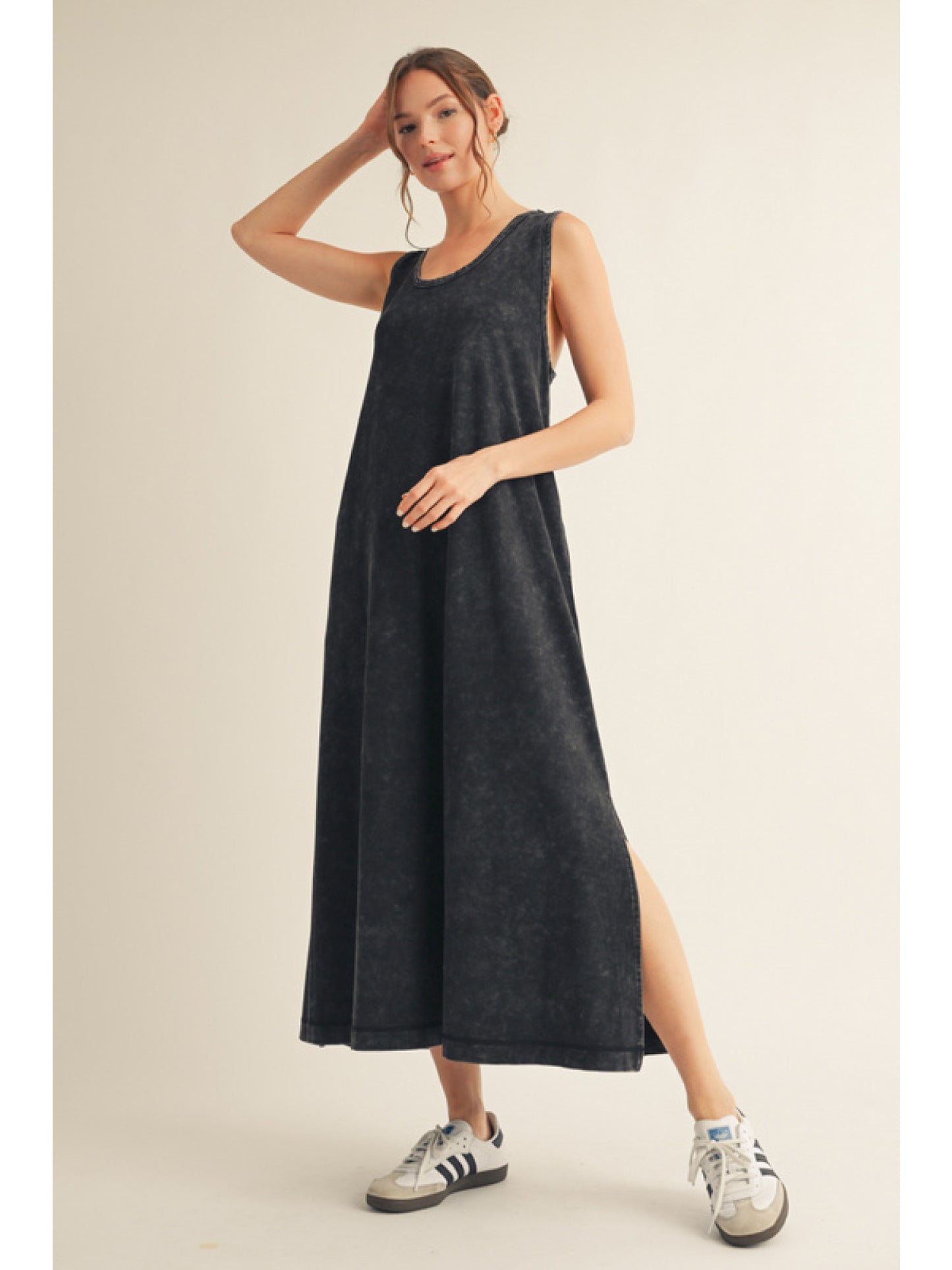 Sleeveless, Round Neck Maxi Dress